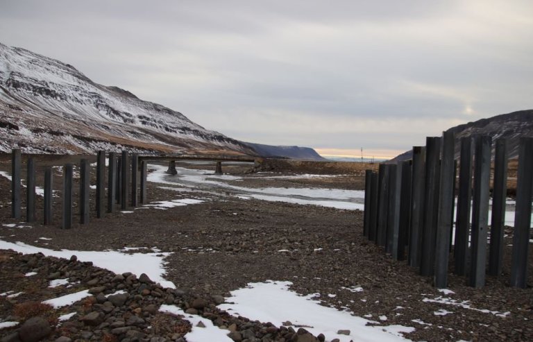 Brúarstæðið í Fjarðarhornsá